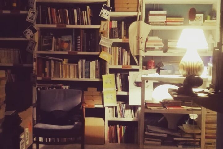 scaffali della libreria